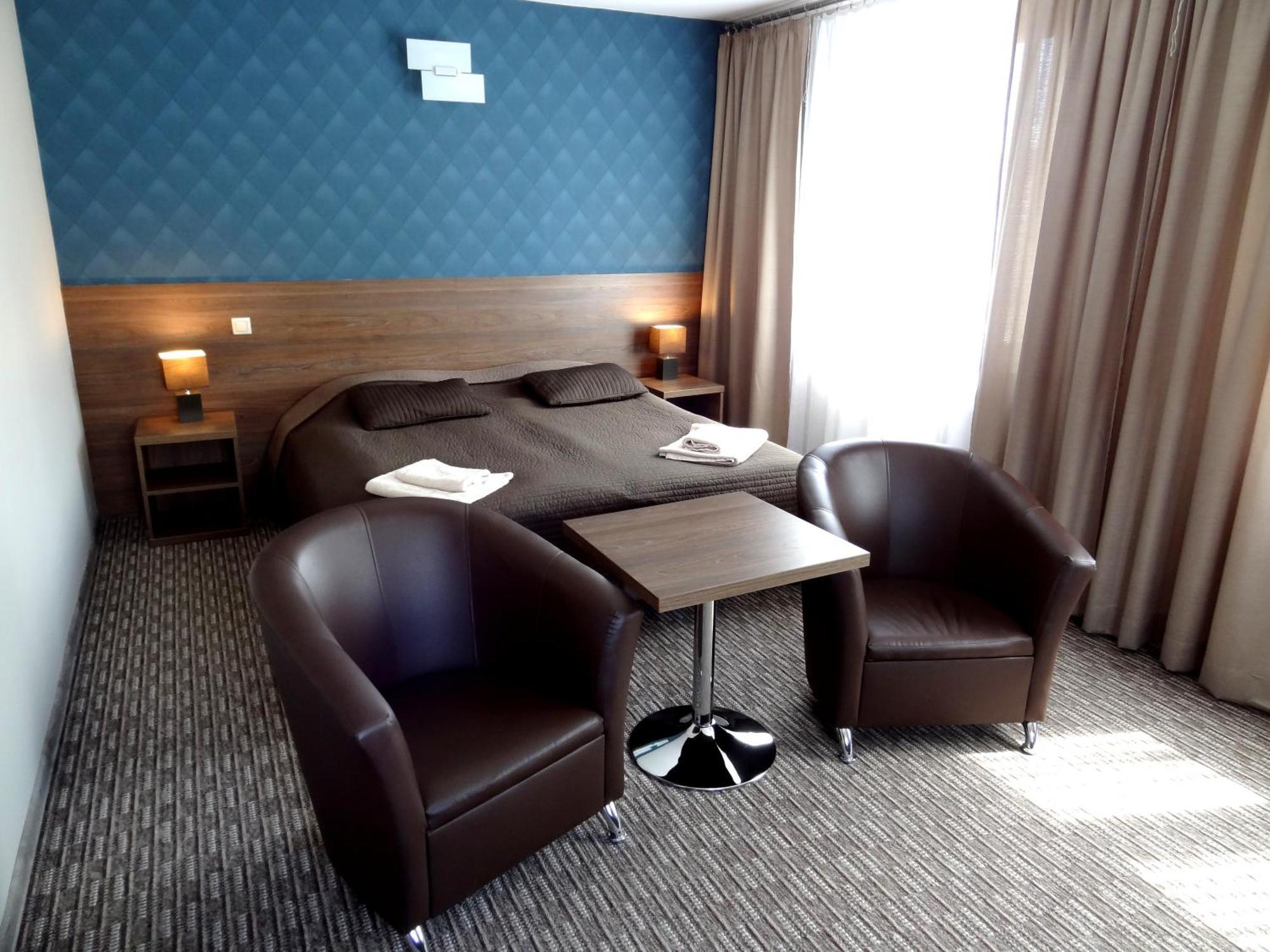 Hotel Krystyna Щитно Экстерьер фото